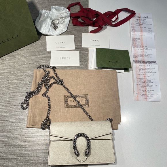 beautiful mini gucci on sale never wear it brand new come with everything !!!! - Picture 5 of 6